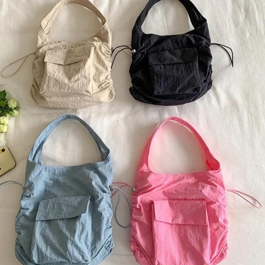  ♡抽繩尼龍腋下肩背包♡